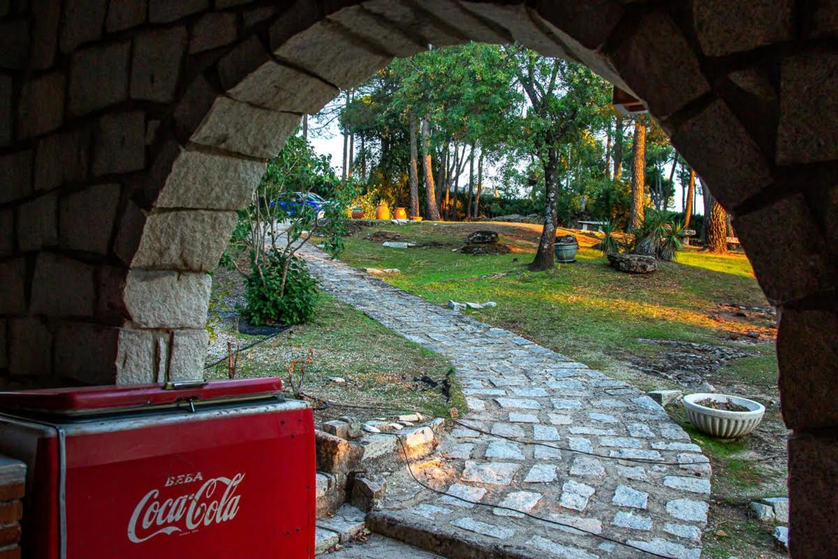 Hostal Casa Cadalso, Mirador De Gredos, Madrid Cadalso de los Vidrios Exterior foto