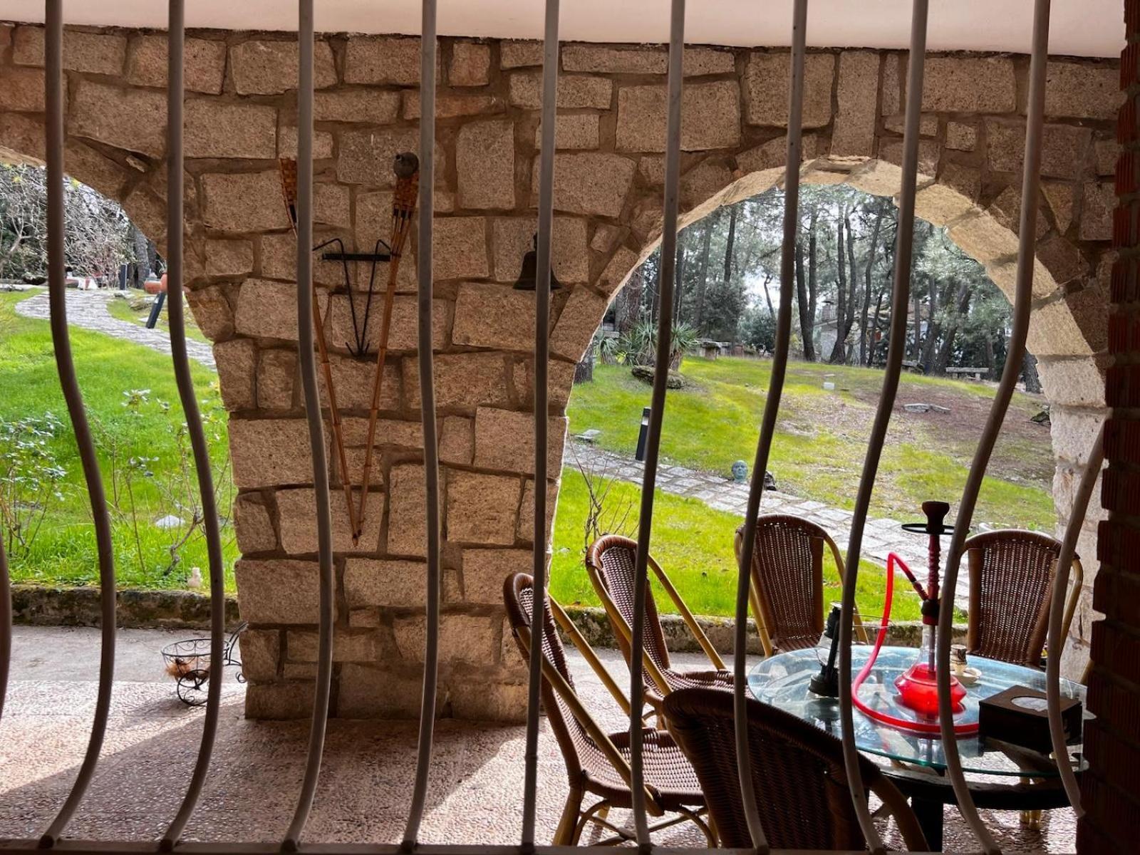 Hostal Casa Cadalso, Mirador De Gredos, Madrid Cadalso de los Vidrios Exterior foto
